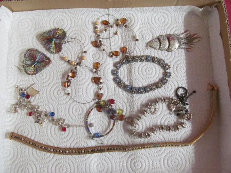 lot 237 image: Costume Jewelry - Necklace, Bracele...
