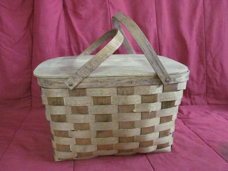 lot 251 image: Woven Picnic Basket...