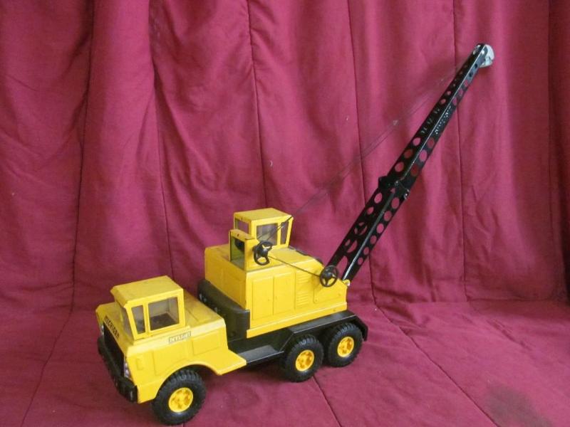 lot 252 image: Nylint Crane Michigan, 18" Lon...