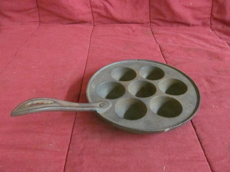 lot 269 image: Cast Iron Pan Insert for Eggs...