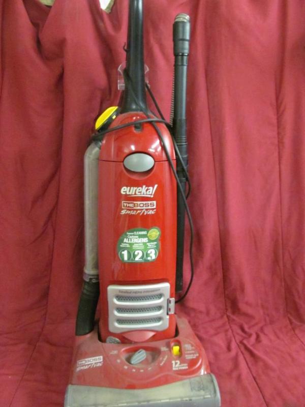 lot 41 image: Eurecka The Boss Smart Vacuum...