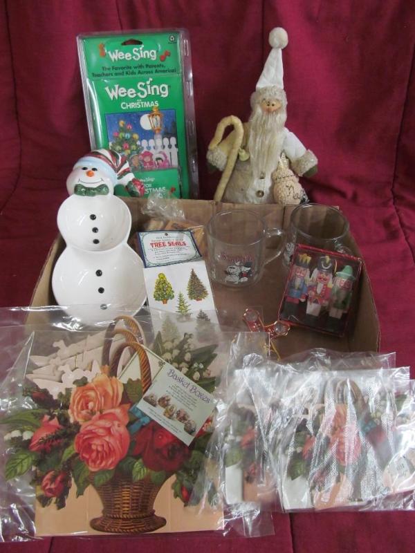 lot 81 image: Candy Dish, mugs, wee sing Christma...
