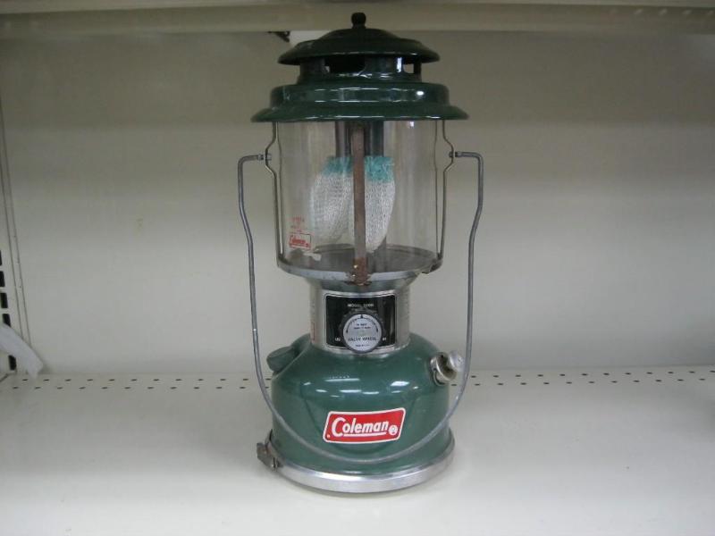 Vintage Coleman Lantern Model 220H&...