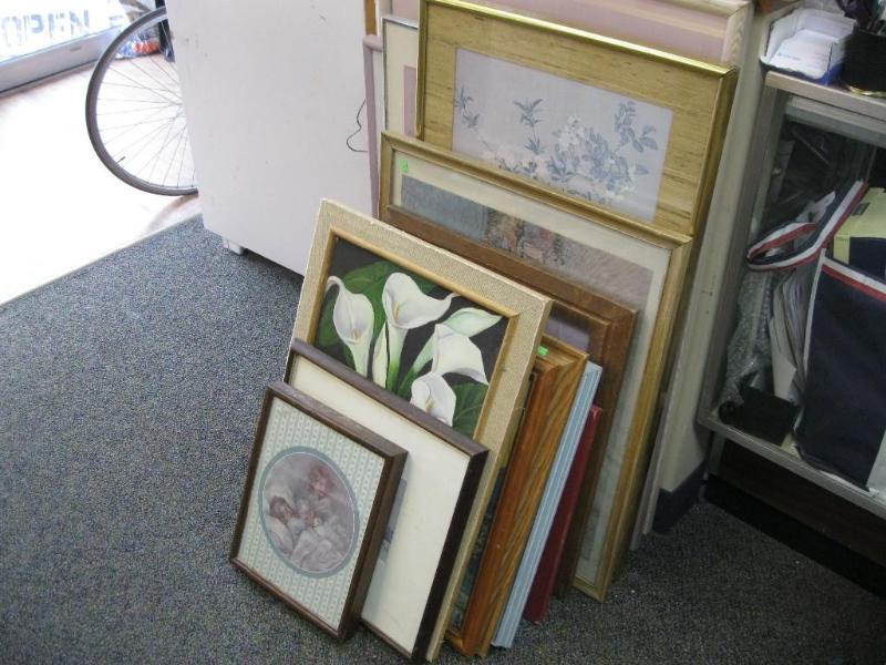 Large Stack Of Decor Pictures And P...