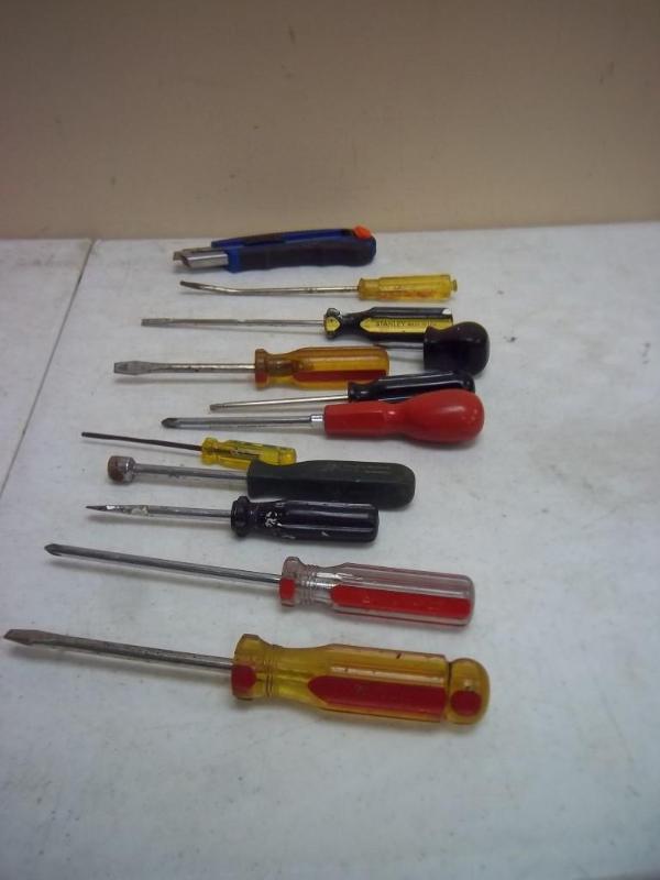 Lot Of Various Screwdrivers...