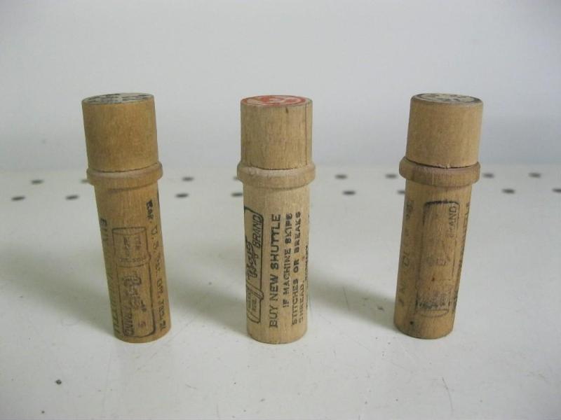 Vintage Boyer Brand Needles In Wood...