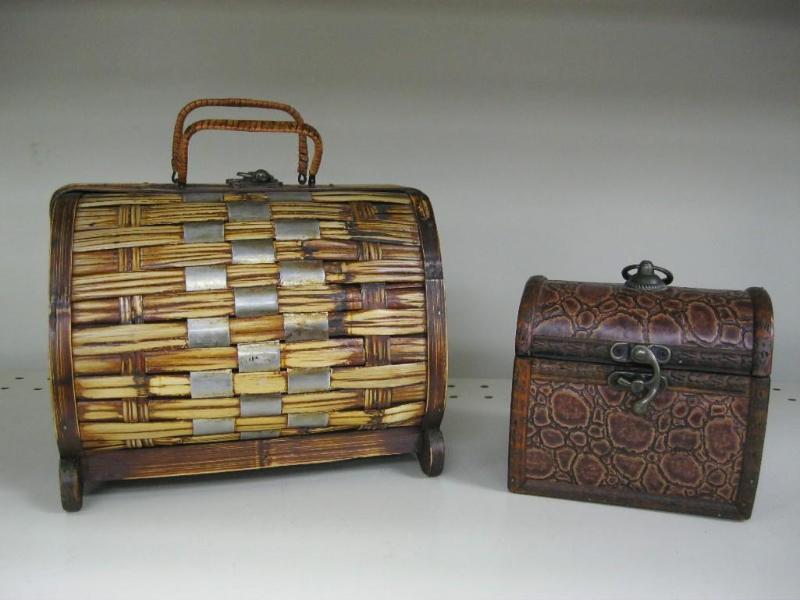 Pair Wood Decor Baskets...
