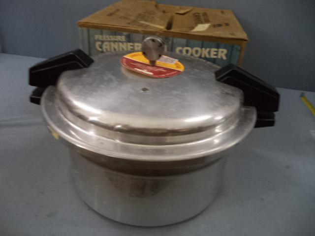 lot 114 image: Mirro Pressure Cooker