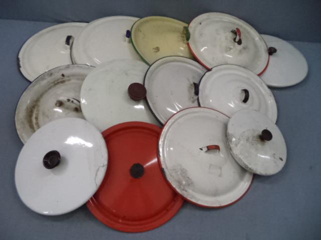 lot 12 image: Enamelware Lids