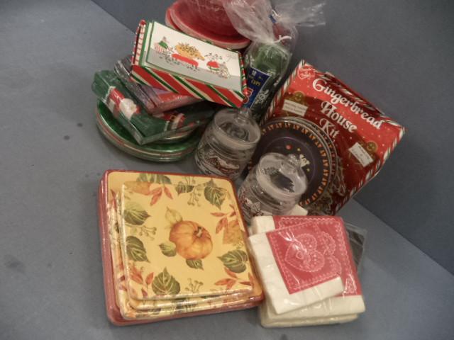 lot 139 image: Holiday Paper Goods