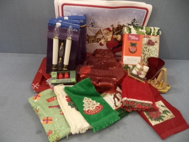 lot 140 image: Christmas Party Ware
