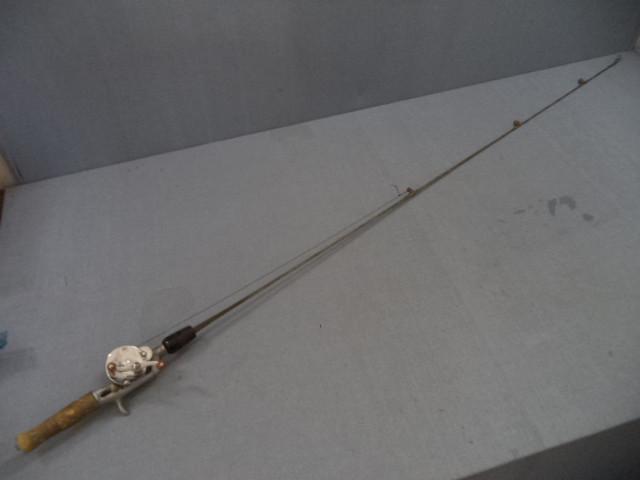 lot 146 image: Pflueger Akron Reel