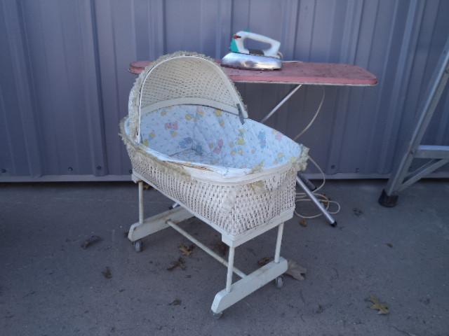 lot 15 image: Wicker Doll Cradle