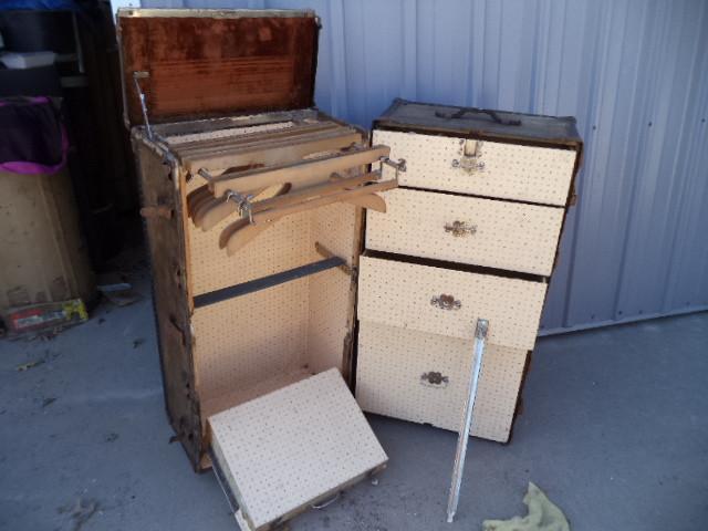 lot 16 image: Steamer Trunk