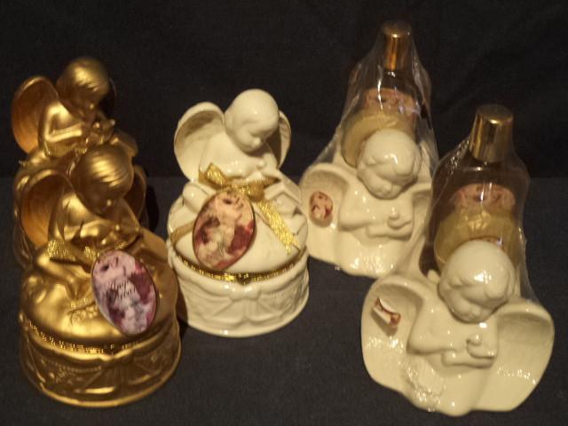 lot 38 image: Angels with Doves