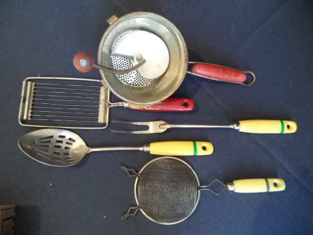 lot 45 image: Vintage Ekco Products