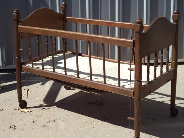 lot 5 image: 1800s Infant Crib