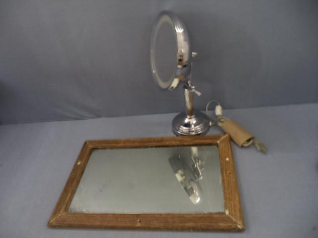 lot 68 image: Shaving or Makeup Mirrors
