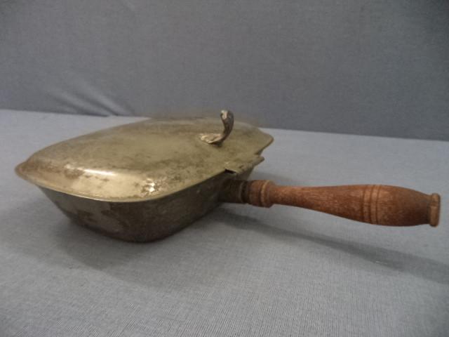 lot 93 image: Railroad Crumb Catcher