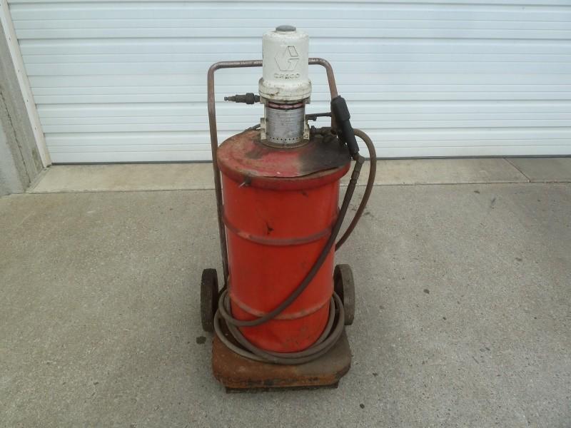 lot 13 image: Graco&nbsppneumatic grease gun sys...