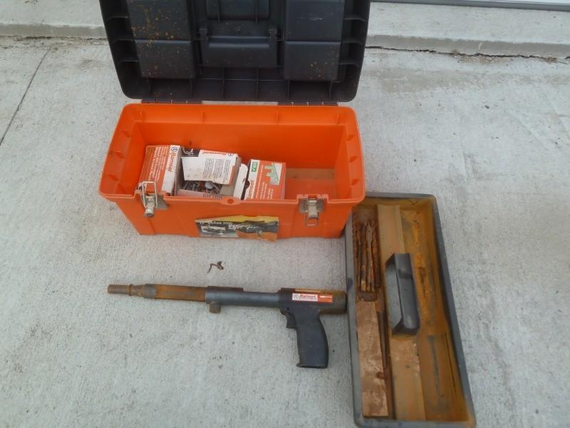 lot 30 image: Ramset nailer 22 cartridge  L...