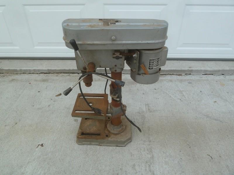 lot 31 image: Drill Press 12" chuck 13 Hp...