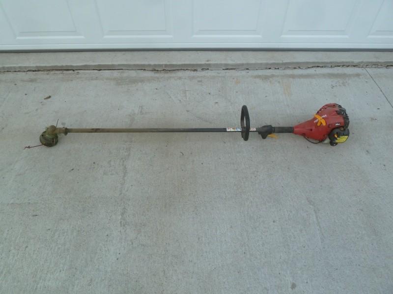 lot 39 image: Home Lite weed Trimmer Model# 26s ...