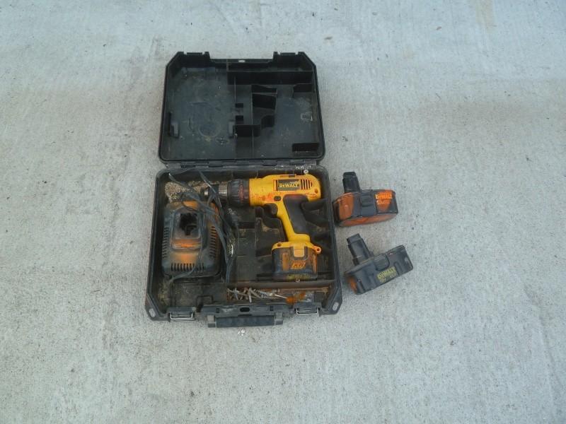 lot 47 image: Dewalt Drill Model# DW-974 Unteste...