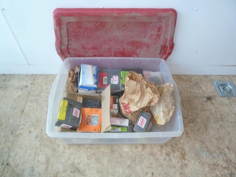lot 66 image: Grip Tite&nbspnails Assorted size...