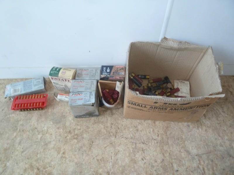 lot 71 image: Ammo Assorted 12 gage shot gun she...