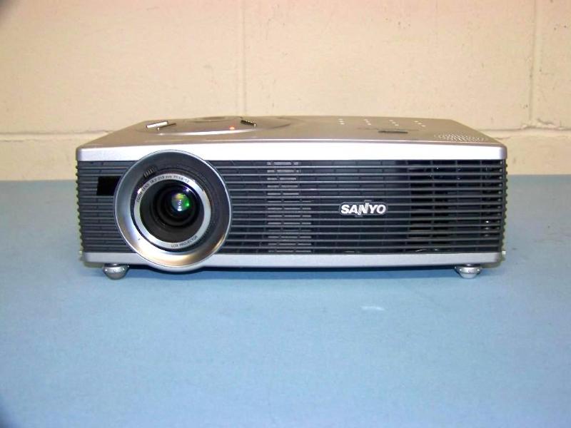 lot 6 image: Sanyo, PLC-SW30, LCD Projector