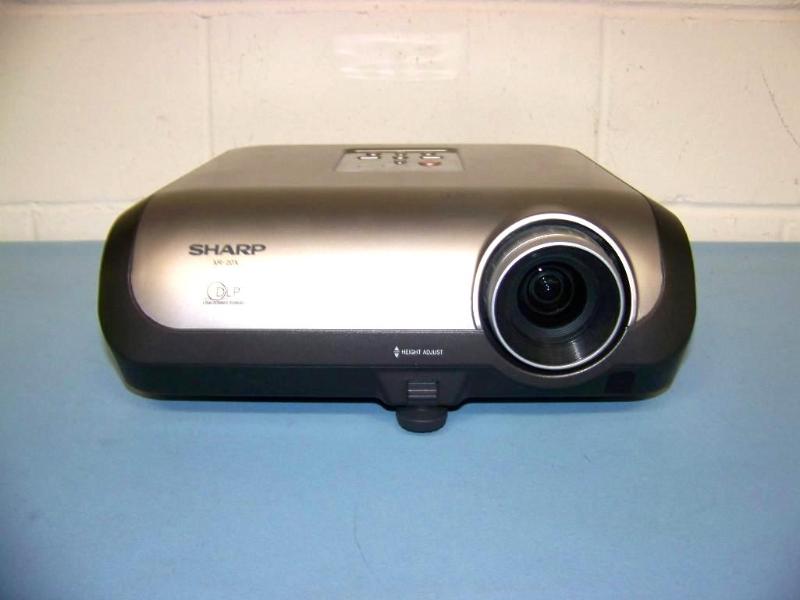 lot 7 image: Sharp, XR-20X, DLP Projector