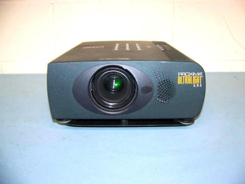 lot 87 image: Proxima, Ultralight LS200, LCD Projector