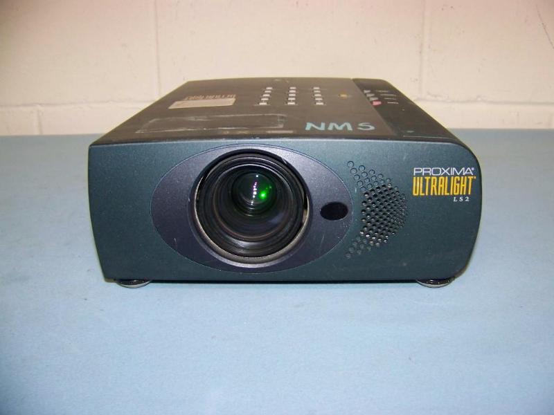 lot 90 image: Proxima, Ultralight LS200, LCD Projector