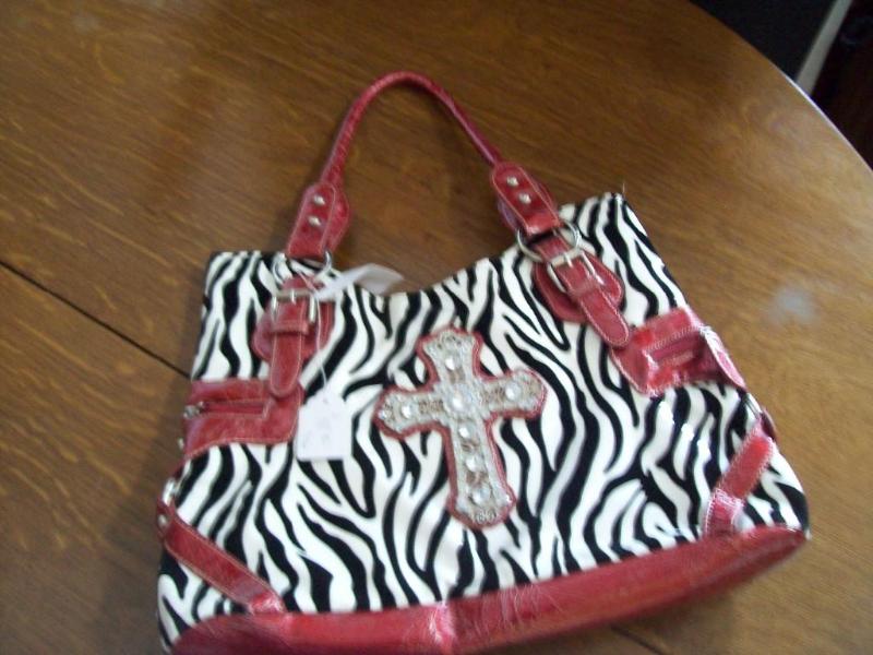 Purse -New item 30...