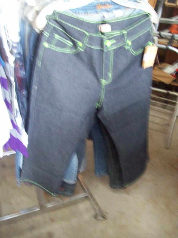 Womens jeans -New -size 1112 item...