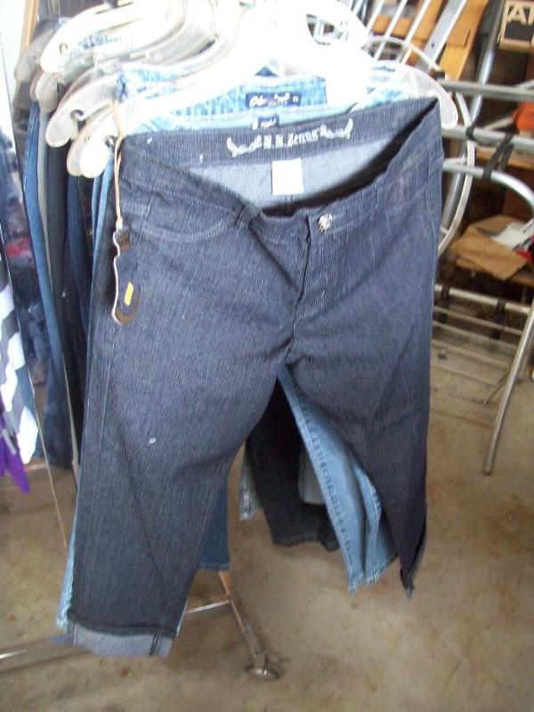 Womens pants -New -size 5 item 57...