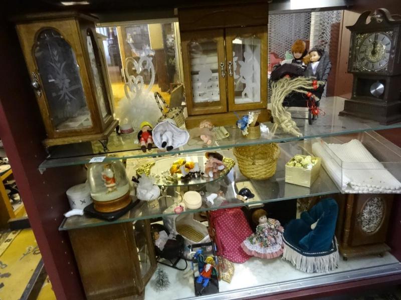 Misc. Dolls, DcorAccessories, Elec...