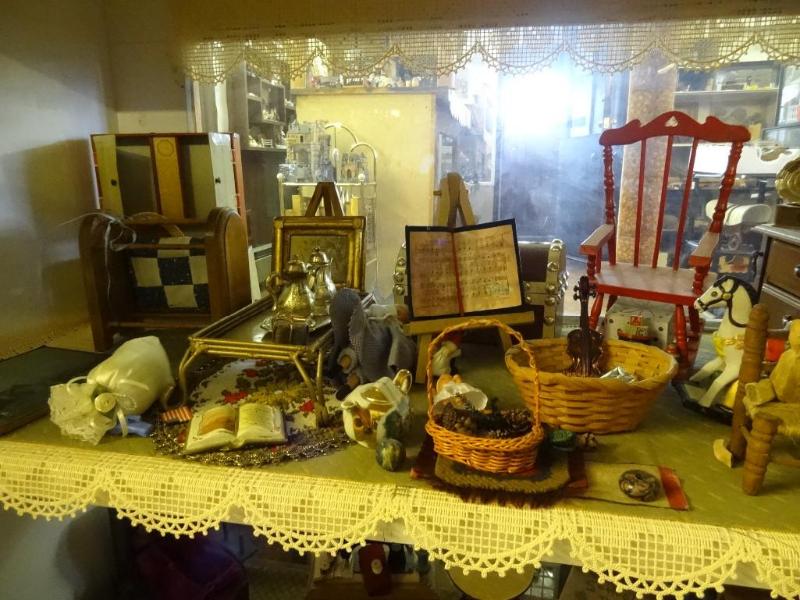 Misc. Dollhouse Accessories...