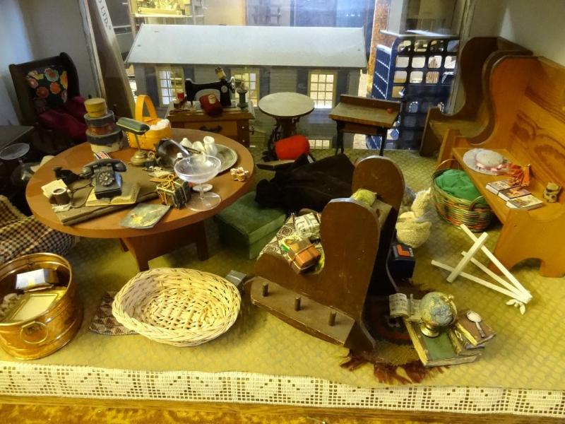 Misc. Dollhouse Accessories...