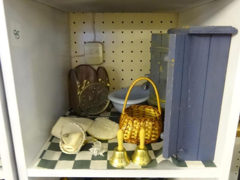 Misc. Dollhouse Accessories...