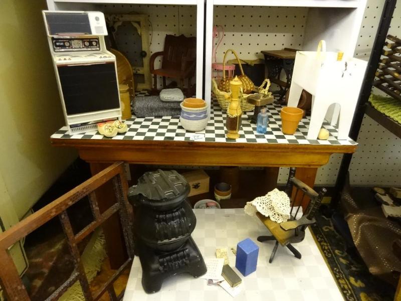 Misc. Dollhouse Accessories...