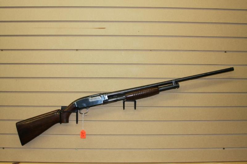 lot 20 image: Winchester Model 12 16 GA 2 34 cha...