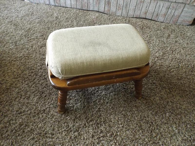 lot 17 image: Solid wood foot stool with snap on ...