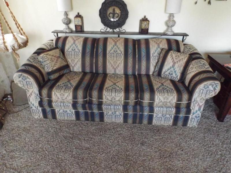 lot 19 image: Southwest style couch with two matc...