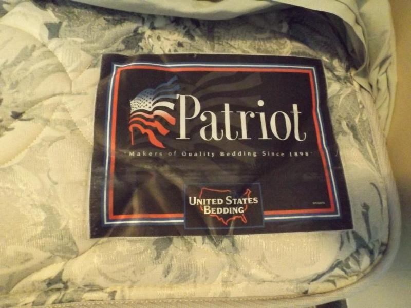 lot 43 image: Twin sized mattress in good clean c...