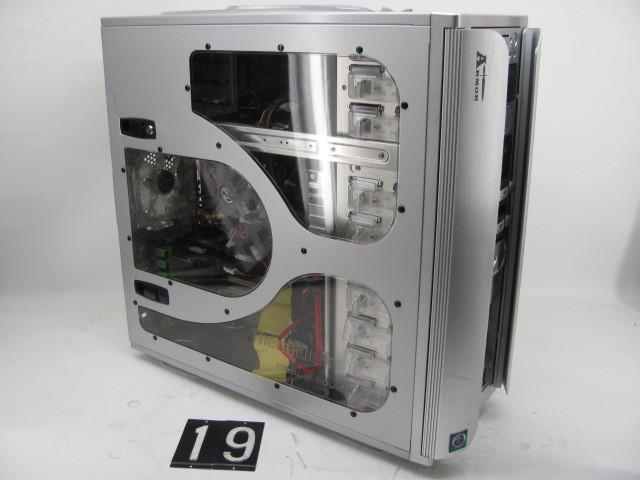 lot 19 image: Custom Asus A8NSLi desktop computer...