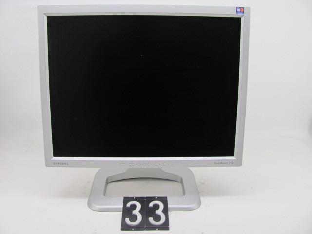 lot 33 image: Samsung NB21BSAS 21" LCD monit...