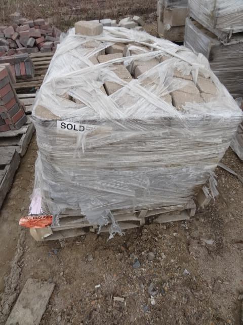 Bergerac Tuscam Amber circle paver....