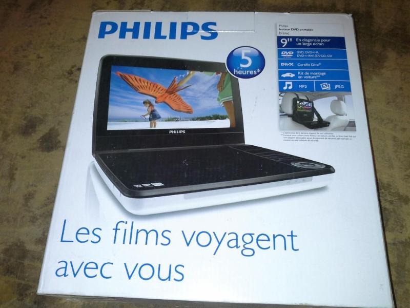 lot 100 image: Philips Portable Dvd Player